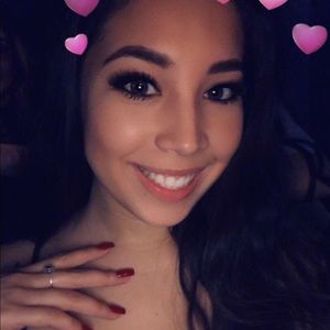 Meet your Posher, Alejandra